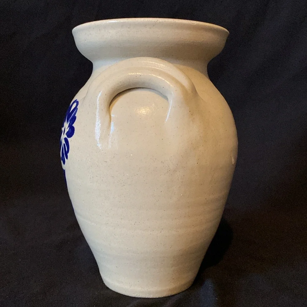 Pottery Vase Williamsburg, Va. 7 1/8” Tall. Blue Flowers on Beige Pottery. - Picture 5 of 13
